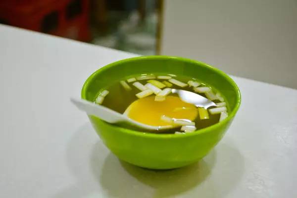 再一次香港｜带着老妈去看花花世界，佐敦觅食，中环闲逛，维港夜游，探索迪士尼的童话天地！