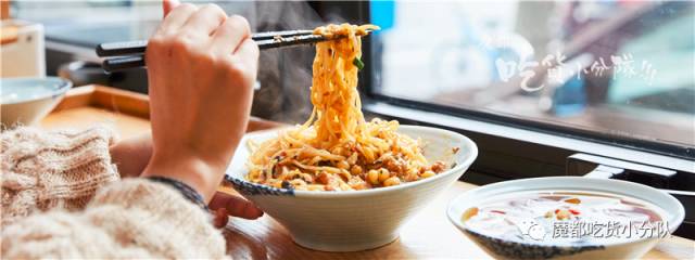 海鲜自助中的平价战斗机，还没支口红贵