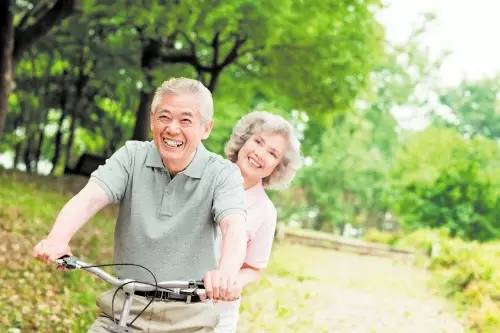 中医怎么防治膝关节病,中医正骨大师治膝关节病