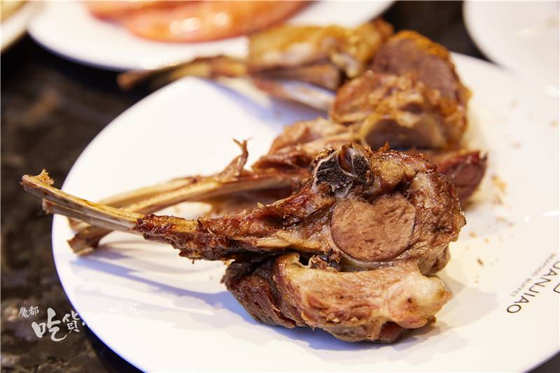 海鲜自助中的平价战斗机，还没支口红贵