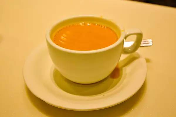 再一次香港｜带着老妈去看花花世界，佐敦觅食，中环闲逛，维港夜游，探索迪士尼的童话天地！