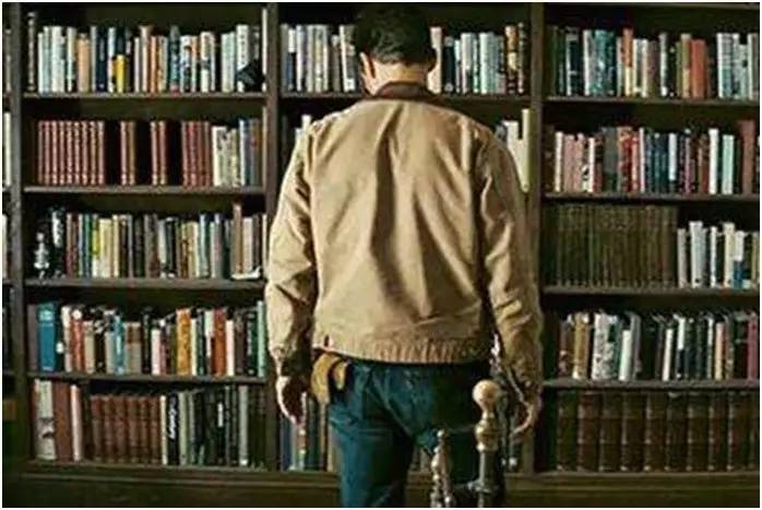 天文书单-读书日我把天文学教授们的书架偷来了