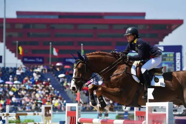 顶尖骑手比赛,环球马术冠军赛开赛