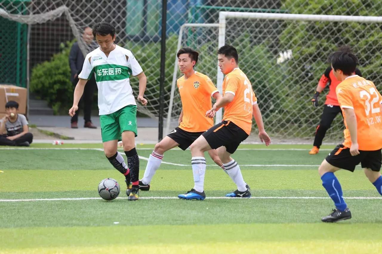 他们上演了一场杭州版实况足球，用爱搭起希望的桥梁！