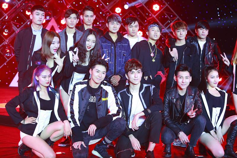 2017歌手巅峰会迪玛希,迪玛希湖南卫视边跳边唱燃爆全场