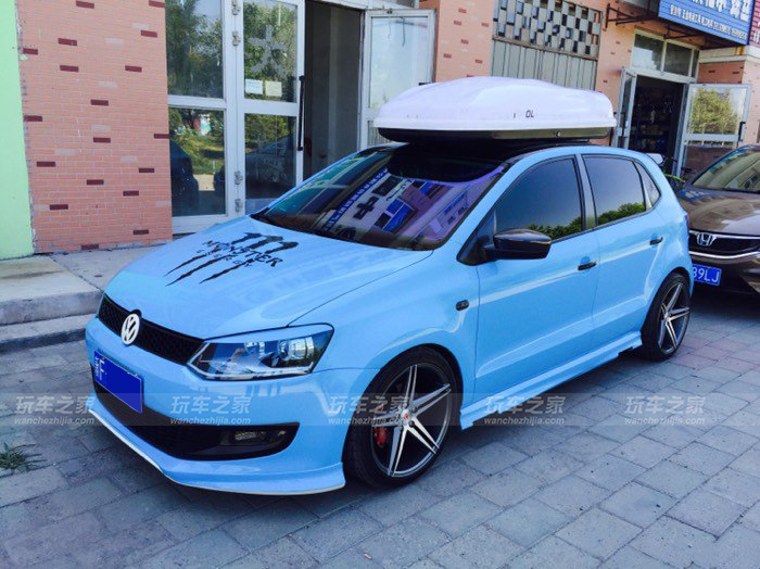 蓝色大众polo改装效果图 (大众polo外观改装案例)