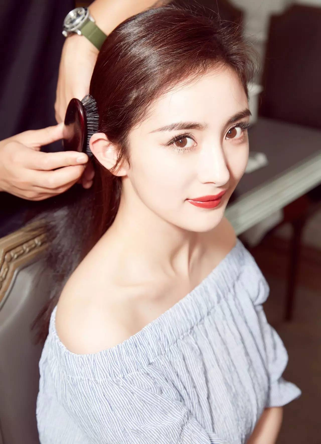 杨幂上红毯,杨幂metgala首秀