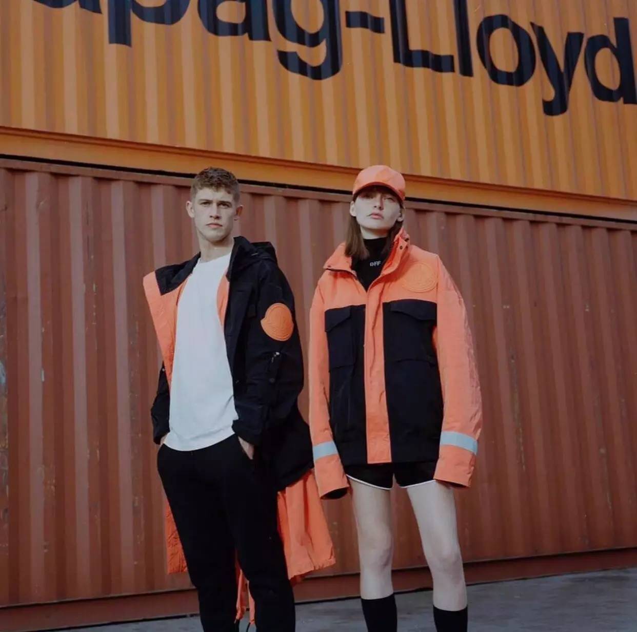 最近杨幂在机场现身变化让人惊讶,杨幂把机场当个人t台秀