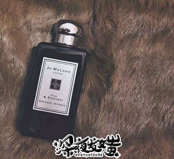 为什么买的香水味道一样的,为什么别人买的香水那么好闻