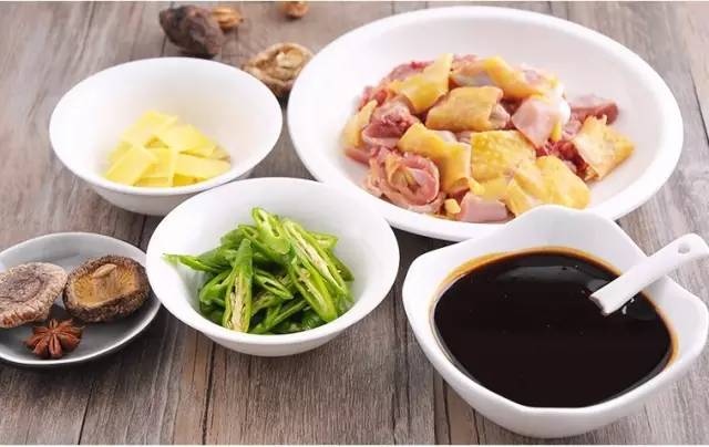 兰州拉面沙县小吃黄焖鸡四巨头,沙县小吃和兰州拉面哪个更厉害