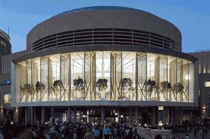 迪拜开个苹果店就不淡定了？这里的*博兰**基尼旗舰店才叫壕