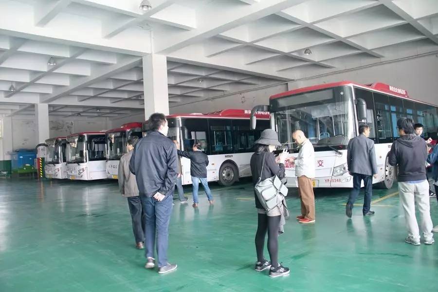 南京金龙公交,南京金龙电动公交实际操作视频