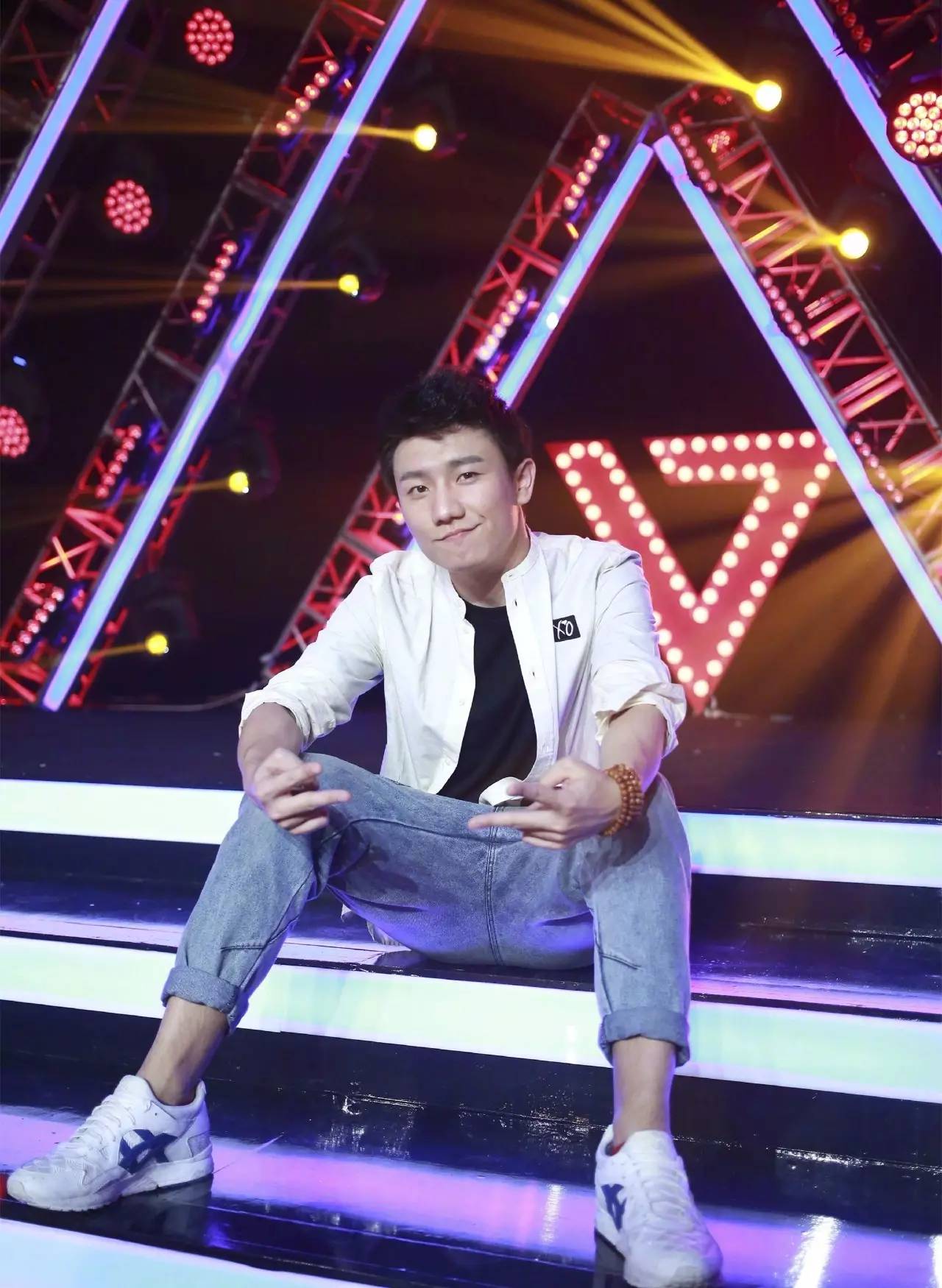 2017歌手巅峰会迪玛希,迪玛希湖南卫视边跳边唱燃爆全场