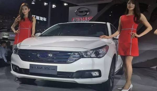 比亚迪上海车展展台人山人海,北京车展国产车展人山人海