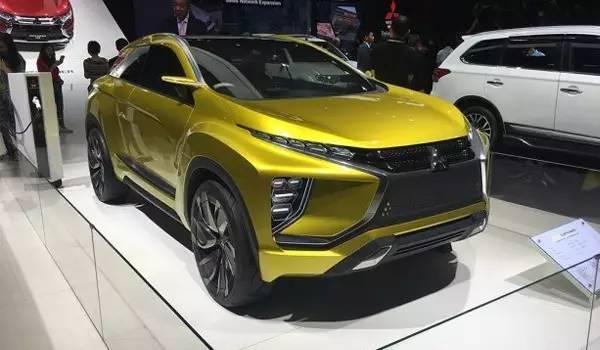 比亚迪上海车展展台人山人海,北京车展国产车展人山人海