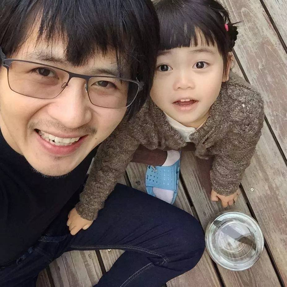 当孩子受了委屈怎么办,孩子受一点委屈就哭怎么教育