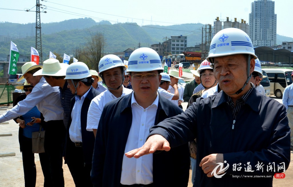 心系交通情牵乌蒙——交通运输部*党**组书记杨传堂赴我市调研侧记