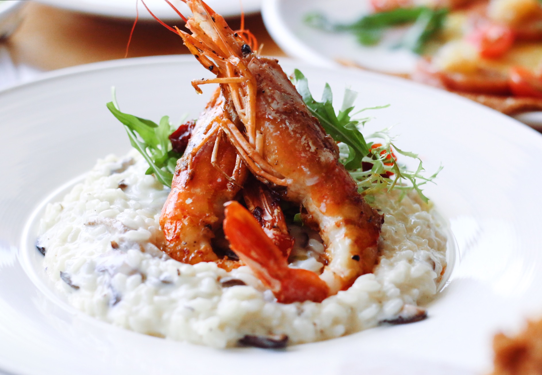 BLUFISH｜他在天津造了这座蓝色的饕餮城堡，只为把青梅竹马的她从巴黎追回来