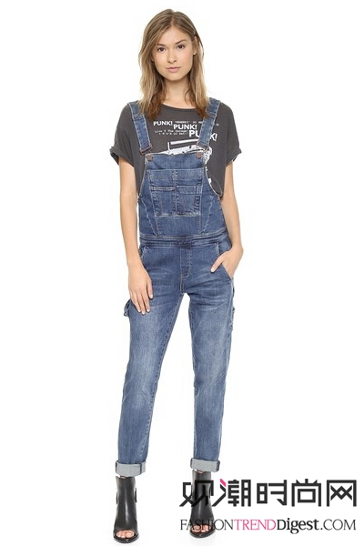 张柏芝吊带装现身,张柏芝穿破洞裤子