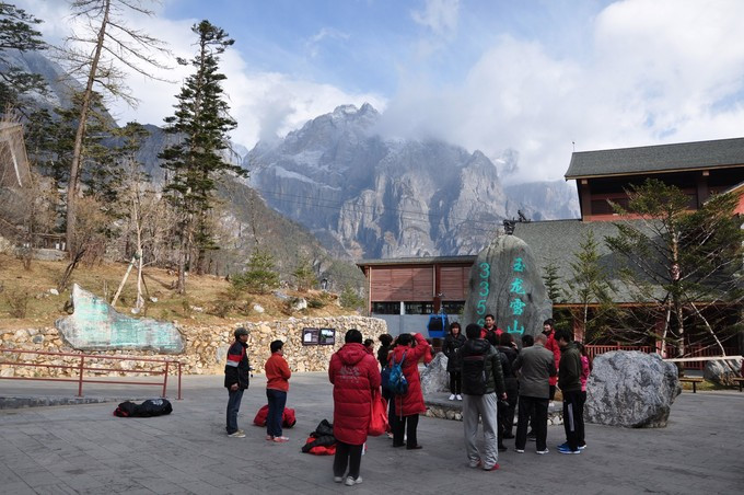 玉龙雪山纳西人心中的神山,玉龙雪山是当地纳西族的神山