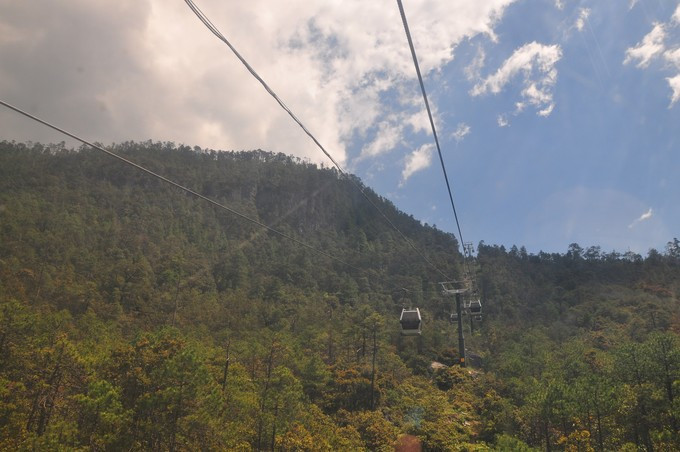 玉龙雪山纳西人心中的神山,玉龙雪山是当地纳西族的神山