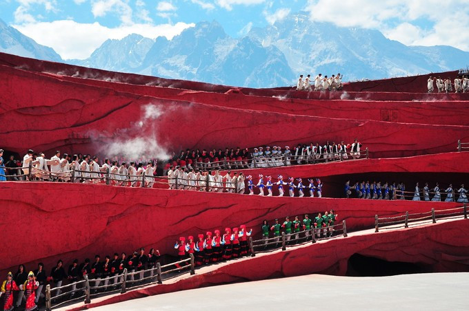 玉龙雪山纳西人心中的神山,玉龙雪山是当地纳西族的神山