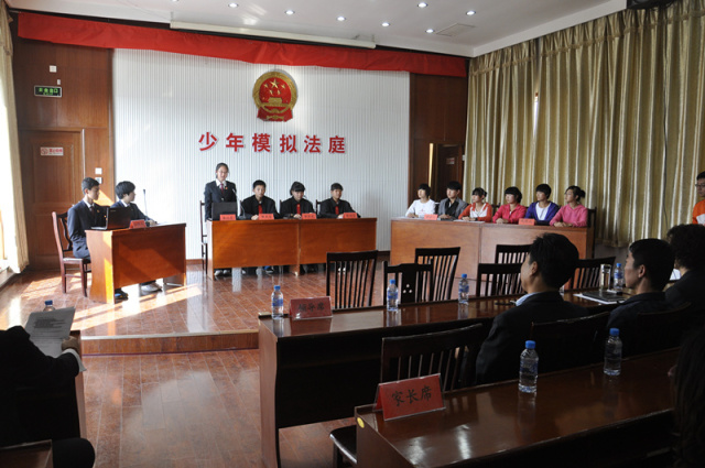 关注小美直播,关注小美头条号