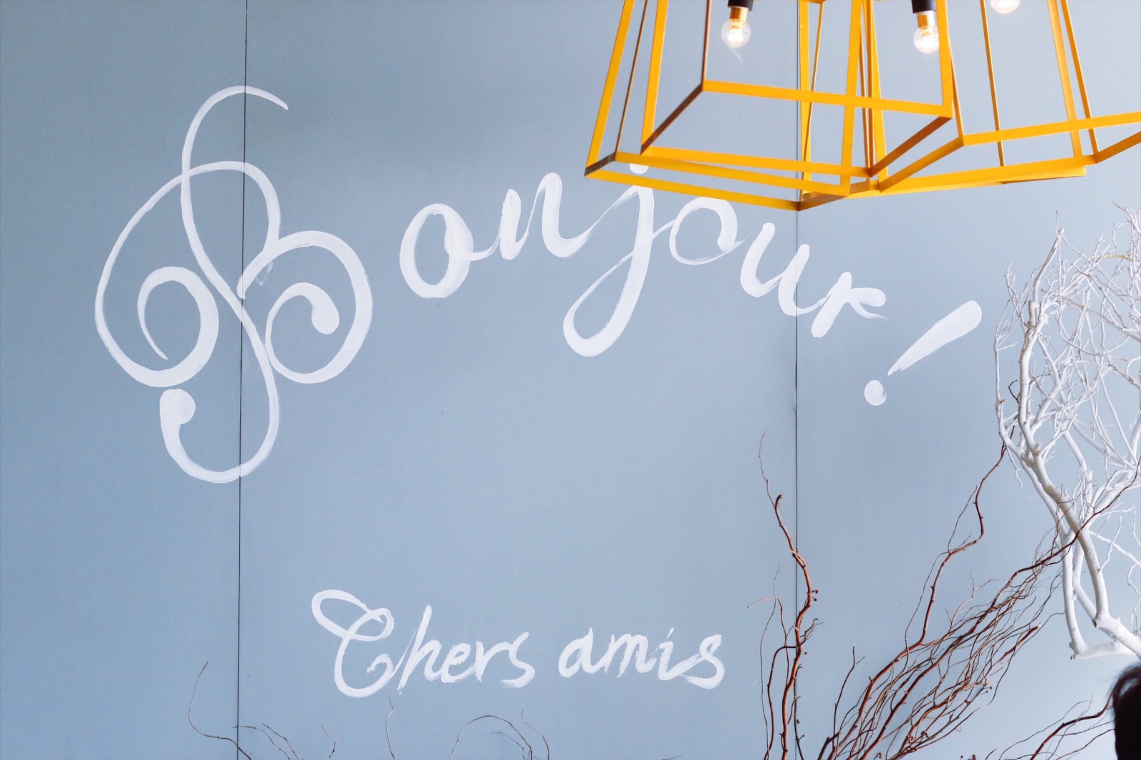 BLUFISH｜他在天津造了这座蓝色的饕餮城堡，只为把青梅竹马的她从巴黎追回来