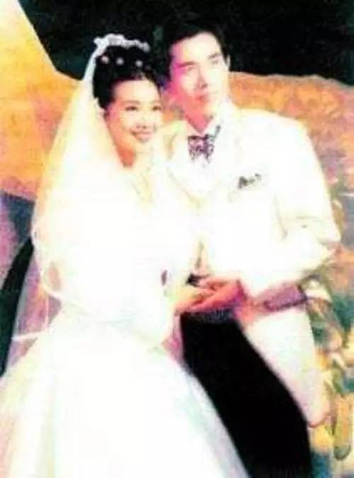 中国各年代婚纱照,夫妻看看多年前的婚纱照