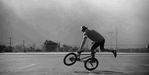 大学中肯定有这7潮人!土豪级的、省吃俭用的、还有买假货?