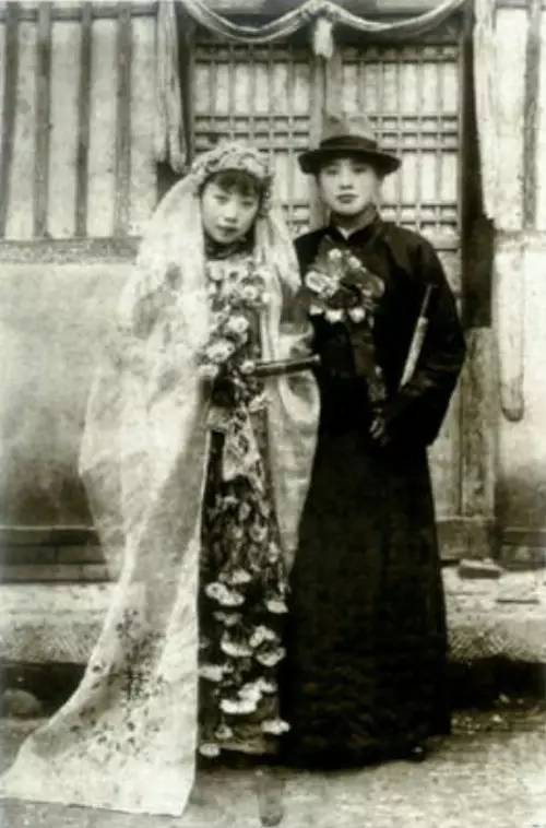 中国各年代婚纱照,夫妻看看多年前的婚纱照