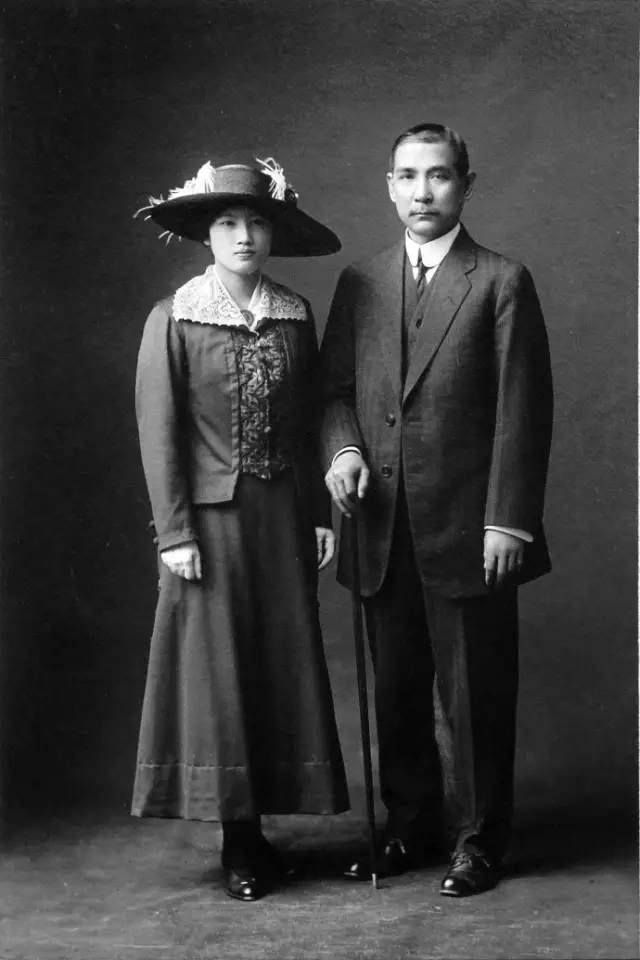 中国各年代婚纱照,夫妻看看多年前的婚纱照