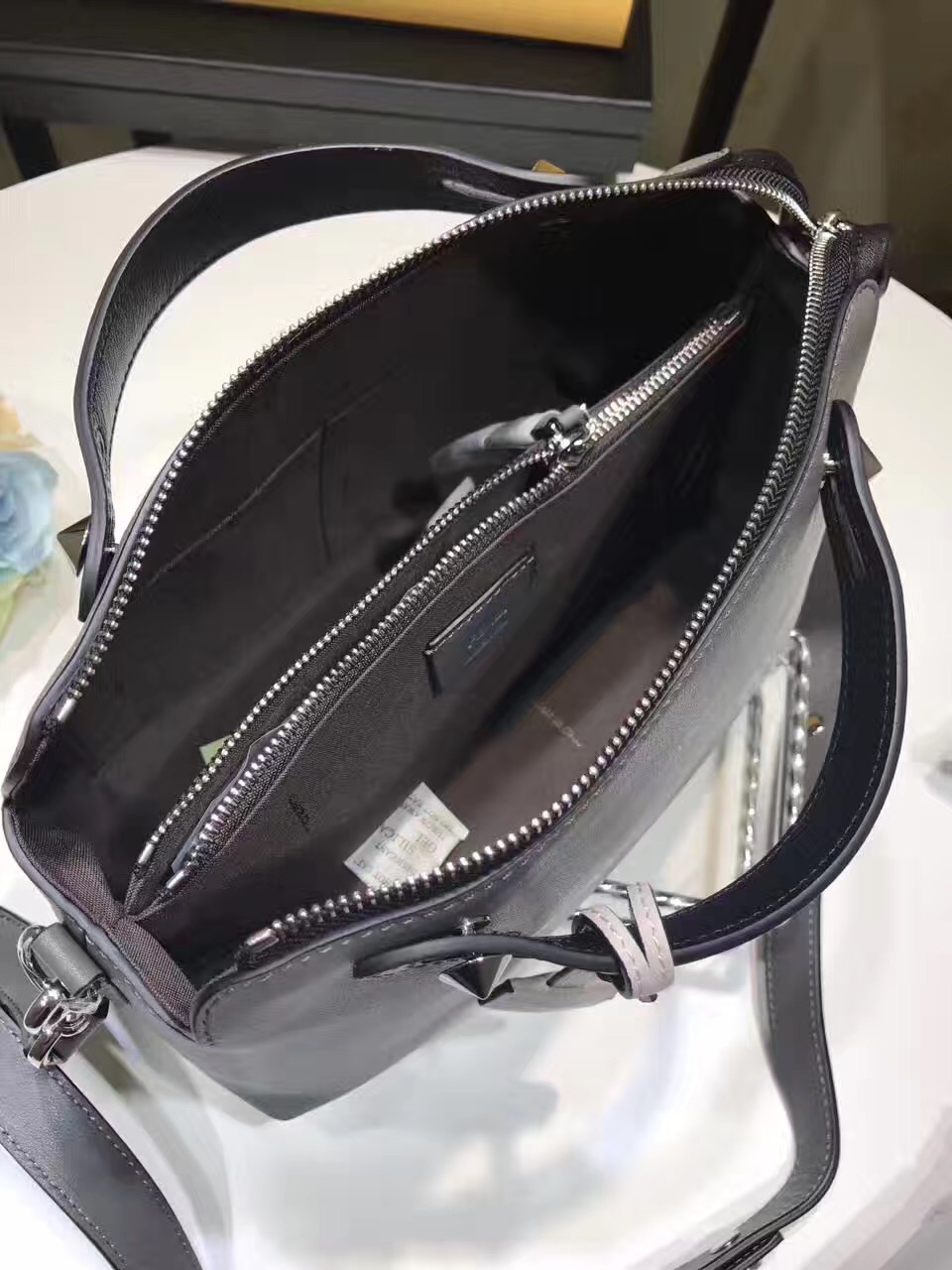 fendi包包最新款,fendi包的经典款