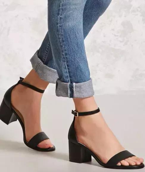 又好看又好穿的凉鞋,今夏最火4款凉鞋总有一双打动你