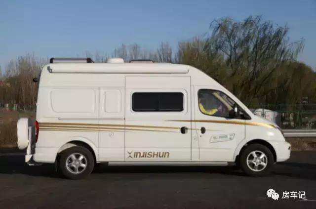 上汽大通v80长轴中顶自动挡房车,2019款大通v80豪哥自动挡房车