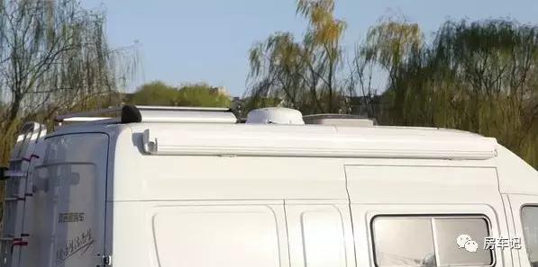 上汽大通v80长轴中顶自动挡房车,2019款大通v80豪哥自动挡房车