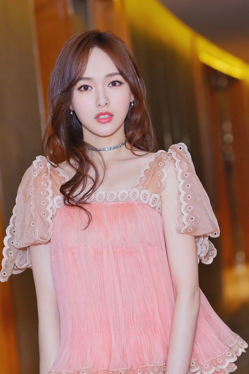 唐嫣红色百褶连衣裙温柔知性,唐嫣同款chloe裙