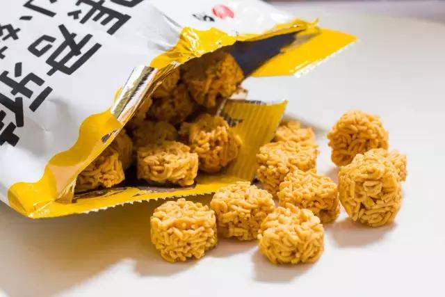 十款全球公认的爆款零食,40款零食测评胖了10斤的含泪推荐