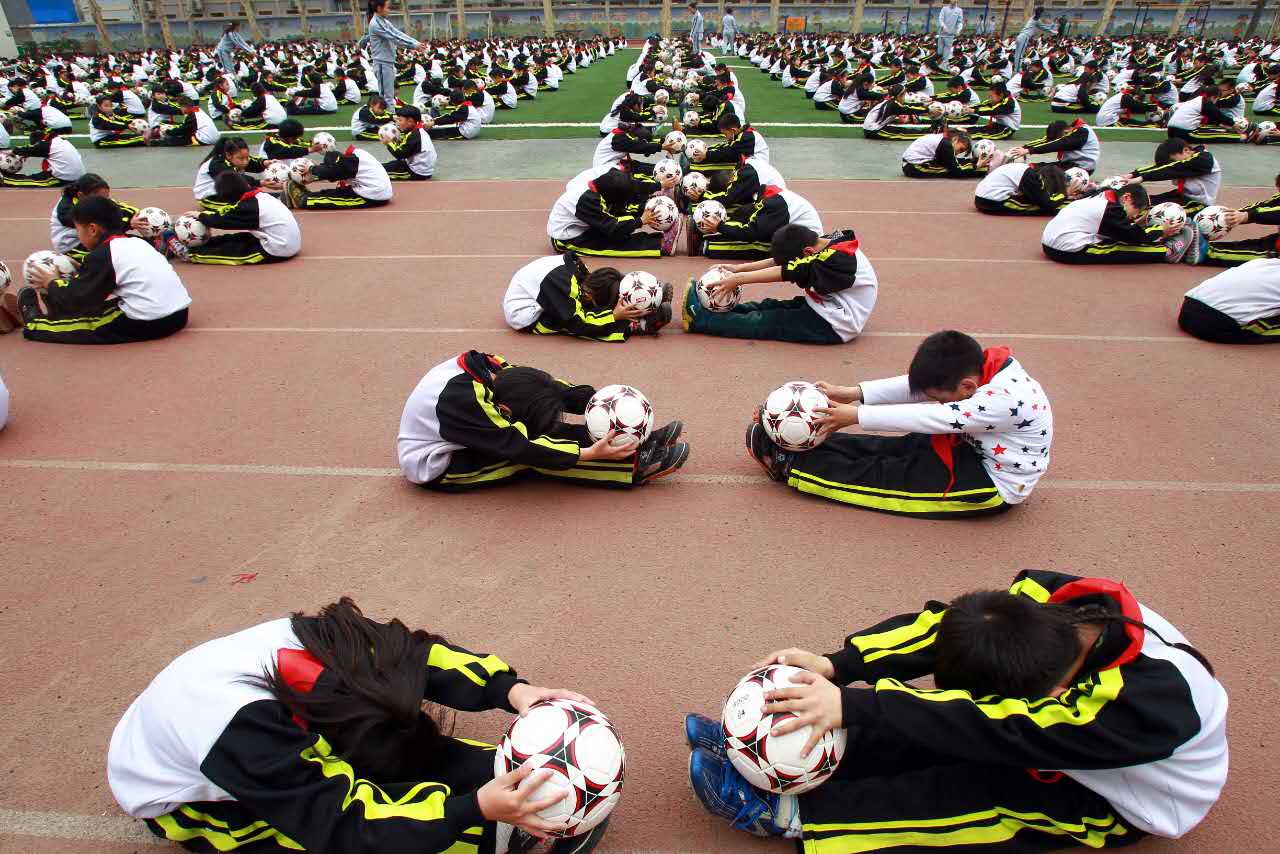 踢足球到哪一步可以上名校,孩子足球踢得好能被好学校选上吗