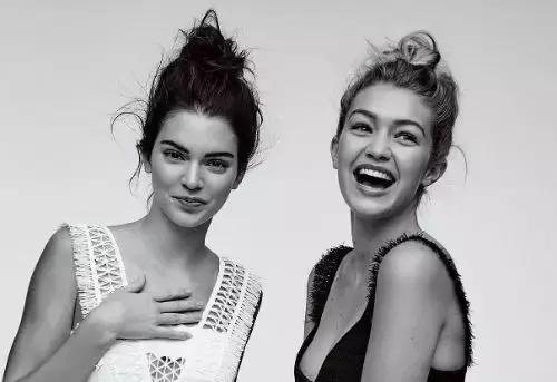 丸子头炸毛娃娃发型,永不过时的丸子头超级简单哦