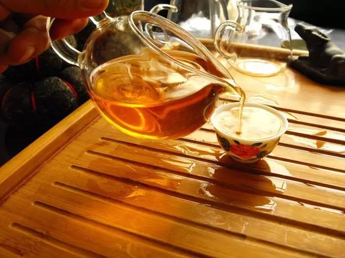 吃喝什么茶才能减肉肉 (解决夏季便秘最好的茶)