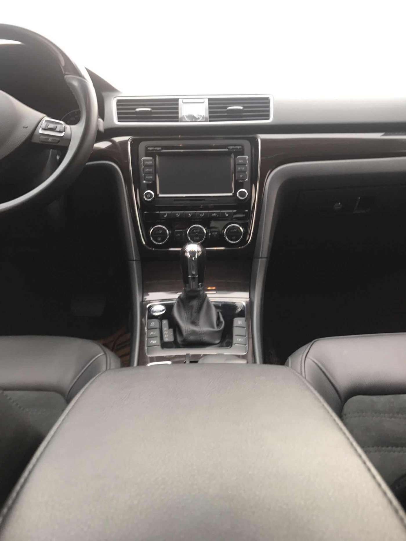 2015帕萨特1.8t御尊版购买价格,2015款帕萨特1.8御尊版值多少