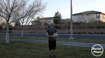 足球停高空球技巧,足球高空球第一点怎么抢