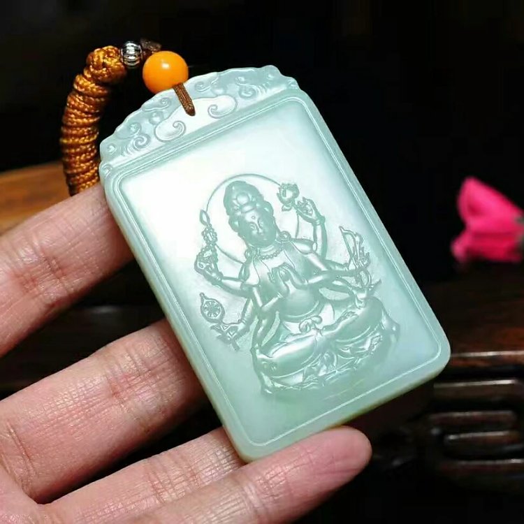 守护神本命佛吊坠和田玉,守护神本命佛和田玉青玉