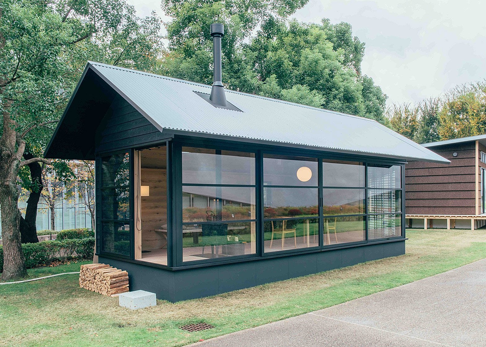 日本无印良品像卖“作业本”一样，销售9m²的小房子