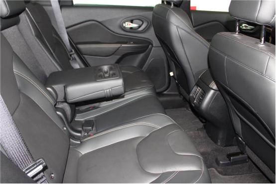 2.0l自由光值不值得买,自由光2.0t值得买吗