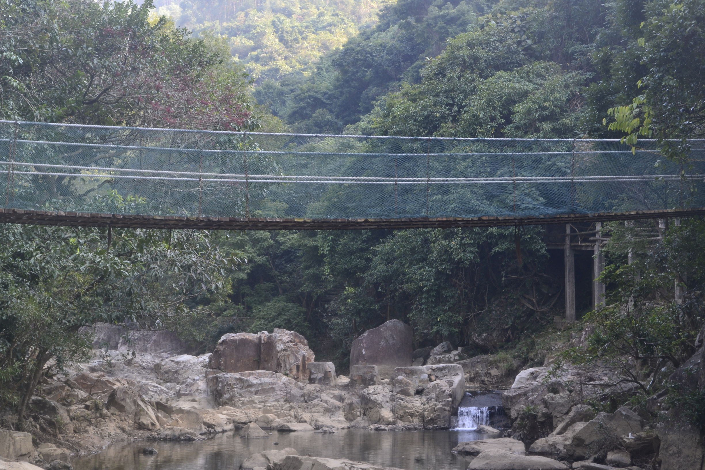 珠海周边游6——峡里飞出水凤凰，安家成了“小九寨”