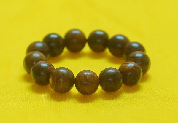 越南黄花梨和缅甸黄花梨手串,越南黄花梨手串一般多少钱