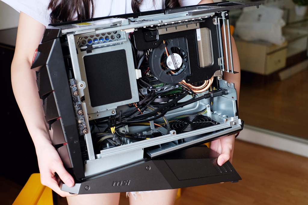 是谁？重新定义电竞主机，全面实测：宙斯盾3/Aegis3