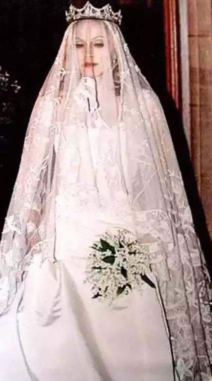 jimmychoo属于什么档次,jimmychoo春夏品牌发布会